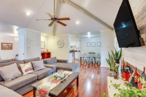 Houston Home with Screened Porch, Near Sugar Land!